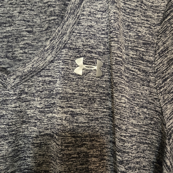 Under Armour heathered black athletic tee size XL in great condition - Picture 3 of 4